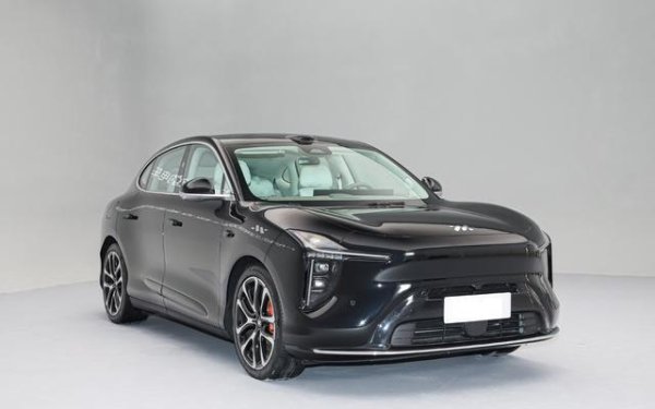 万通资本 这款中大型增程式SUV纯电续航450公里！预售21.99万起配三块大屏