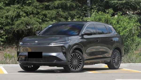 万利配资 东风全新大五座SUV！配齐“豪车五件套”，续航2245km，12.99W起